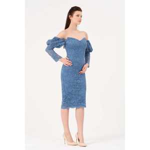 Elegante Vestido de Noche Negro Hecho a Mano con Hombros Descubiertos, Encaje y Corte Ajustado a la Cintura Natural - Product Image 3