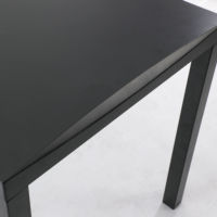 Table à manger rectangulaire longue en MDF noir, style minimaliste moderne, 4 à 6 places, avec base en métal thermolaqué, vente en gros directe usine