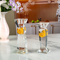 Porte-bougies en cristal à base carrée facetée, motif rose doré, coupe évasée, bougies coniques blanches en spirale, décoration d'intérieur