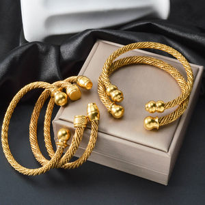 18K Gold Plated Jewelry <b>Bracelet</b> Is Made of Twisted <b>Metal</b> and Is Paired with Fashionable Stainless Steel Accessories - Product Image 5
