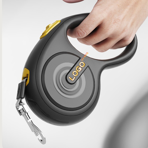 Correa automática Elecpet Black Dog Walking con candado y cinta fuerte semiecológica sin enredos de 3m5m, freno medio con una mano - Product Image 1