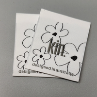 Étiquette tissée NFC pour vêtements, motif damassé, fil 50D haute densité, étiquette de col, étiquettes de taille plates tissées personnalisées de Hong Kong pour vêtements