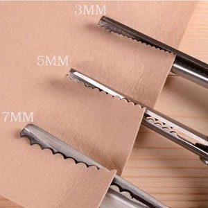3 5 7mm <span class=keywords><strong>Ciseaux</strong></span> de couture à bords festonnés <span class=keywords><strong>Ciseaux</strong></span> de coupe-tissu <span class=keywords><strong>Ciseaux</strong></span> de couture professionnels - Product Image 6