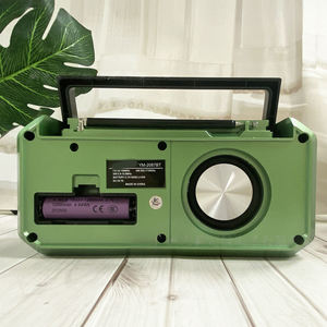 Retro Portable Solar Hand-Crank Emergency Radio, AM/FM/SW 3-Band Receiver with SOS & Power Bank for Outdoor - Product Image 4