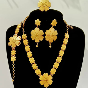 <span class=keywords><strong>Set</strong></span> di gioielli africani in oro riempito di Dubai a quattro pezzi, <span class=keywords><strong>set</strong></span> di collana e orecchini in oro giallo 14k, gioielli neri africani - Product Image 1