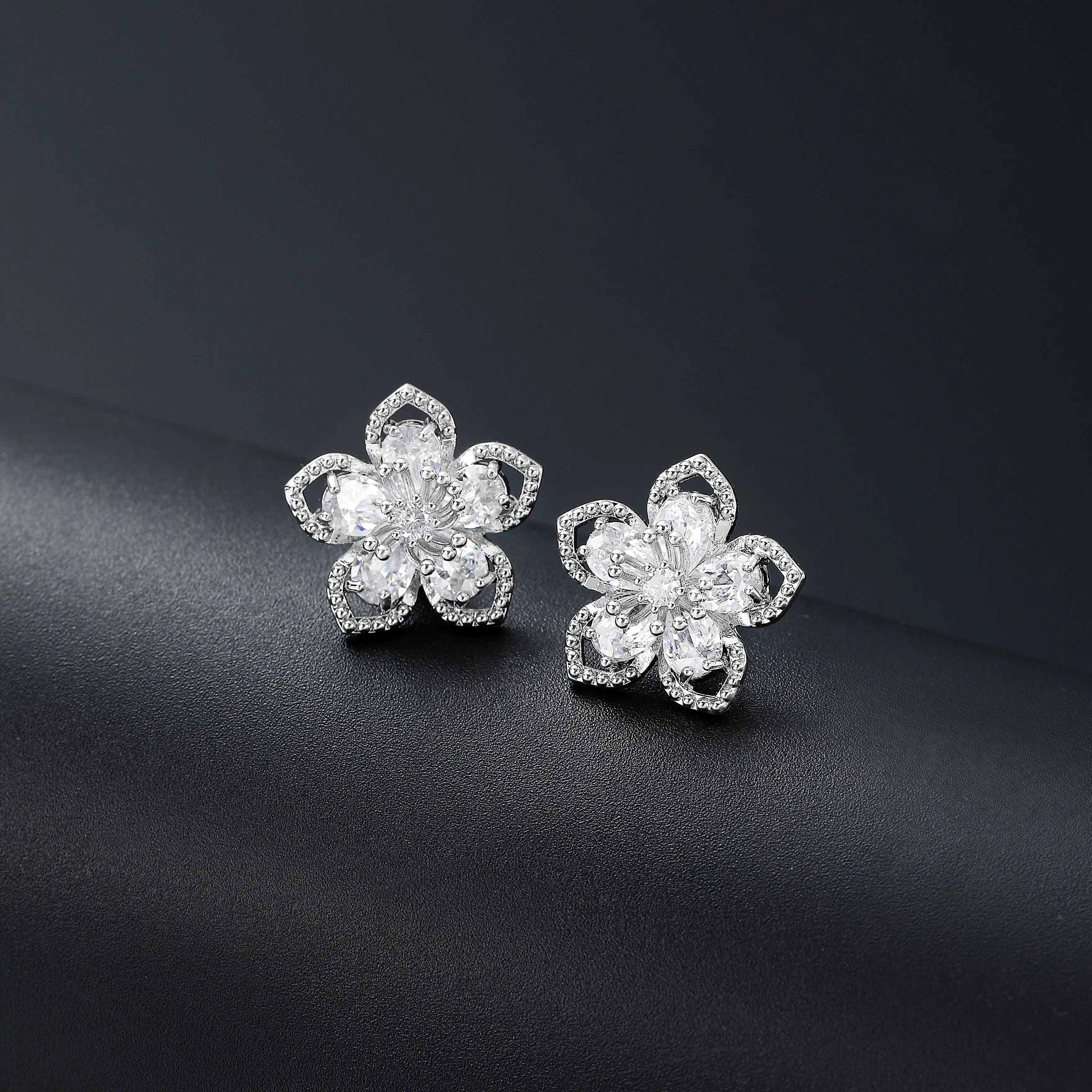 ins hot sells micro insert 5A flower 3D fashion diamond moissanite earrings luxury women
