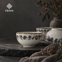 Service de table en céramique personnalisé FENN, motif raisin vintage, assiettes et bols en porcelaine, bord doré, vaisselle embossée pour la maison et la cuisine