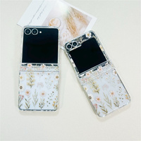 Coque de téléphone transparente à imprimé floral marguerite style vintage pour Samsung Galaxy Z Flip 7-3 avec sangle perlée en cristal beige – Housse de protection