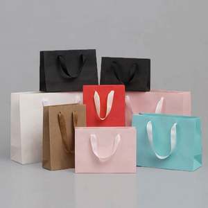 Petits sacs en papier personnalisés avec logo imprimé en Chine, vente en gros - Product Image 2