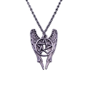 Argento antico Pentagram Pentacolo Ali di Angelo Del Pendente Collana Supernatural - Product Image 1