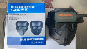 Máscara de soldadura automática montada en la cabeza con características que cambian de luz y antideslumbrantes Escudo facial de soldadura desmontable - Product Image 2
