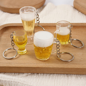 Porte-clés miniature en forme de verre à bière transparent simulé, modèle de verre à vin miniature, accessoire de sac - Product Image 2