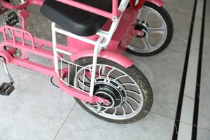 Bicicleta Familiar Tándem Surrey para <span class=keywords><strong>4</strong></span> <span class=keywords><strong>Personas</strong></span>, <span class=keywords><strong>4</strong></span> Ruedas, Una Velocidad, para Alquiler, con Frenos <span class=keywords><strong>de</strong></span> Disco y Cuadro <span class=keywords><strong>de</strong></span> Acero - Product Image 3