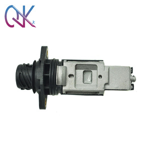 Medidor de flujo de aire de 70 mm de diámetro interior y 12 V para sensor MAF de BMW con transmisión automática - Product Image 1