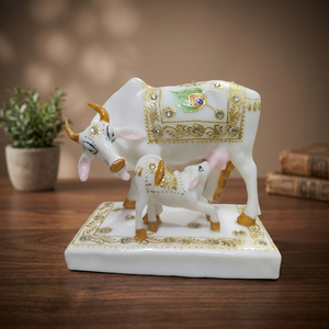 Nirmala Handicrafts - Estatua de Resina Hecha a Mano de Vaca y Ternero de 4.5 Pulgadas |   Kamdhenu Gau Mata Idol para Decoración Religiosa de Mesa en el Hogar/Vastu - Product Image 1