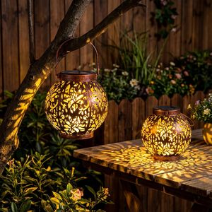 Lámpara Solar LED Decorativa de Metal, Impermeable, Colgante o de Mesa, con Asa, Estilo Marroquí, para Exteriores y Patio - Product Image 1