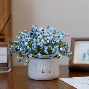 Simulation de gypsophile tenant un bouquet de fleurs, petites fleurs de gypsophile fraîches, accessoires de photographie, arrangement floral - Product Image 2