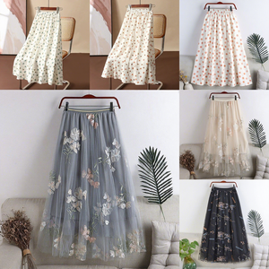 Falda de Satén de Cintura Alta y Corte en A para <span class=keywords><strong>Mujer</strong></span>, Diseño Plisado Casual de Media Longitud con Estilo Dulce y Hermosas Flores - Product Image 4