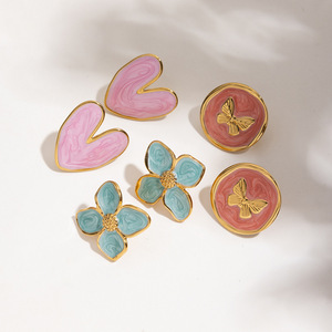 Boucles d'oreilles en forme de fleur, plaquées or 18 carats, en acier inoxydable, pour cadeau, bijoux, accessoires de mode pour femmes - Product Image 2