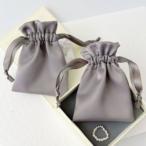 Pochette en satin de soie de luxe haut de gamme avec cordon de serrage, personnalisable avec logo, pour le rangement de montres, bijoux, cosmétiques et emballage de marque - Product Image 6