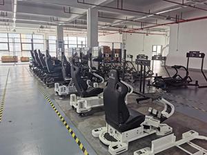 Simulateur de course automobile VR 9D en intérieur, jeux d'arcade 6DOF, expérience de conduite à 3 écrans pour les aéroports et les parcs d'attractions - Product Image 6