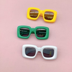 2024 hợp thời trang Thiết kế lấy cảm hứng từ quá khổ lớn khung bé Kính mát Shades thổi phồng bong bóng vuông dày khung trẻ em Kính mát - Product Image 3