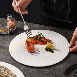 <span class=keywords><strong>Assiette</strong></span> <span class=keywords><strong>de</strong></span> service en céramique texturée avec accent doré, design bicolore pour la restauration fine et la présentation en restaurant - Product Image 3