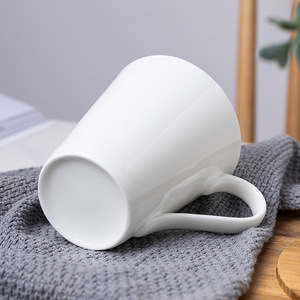 Mug à café en porcelaine fine blanche avec logo personnalisé 13oz pour cadeau d'entreprise, événement d'entreprise, promotion - Product Image 6
