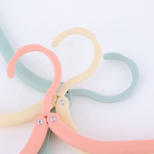 Crochets et rails pliables multifonctionnels <span class=keywords><strong>en</strong></span> plastique écologiques, très demandés, pour vêtements, marque YZH, modèle YZH9876, vente <span class=keywords><strong>en</strong></span> <span class=keywords><strong>gros</strong></span> à prix abordable - Product Image 3