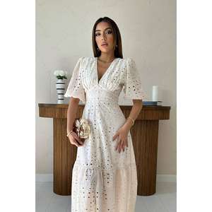 Robe beige trapèze brodée à œillets, col rond, taille naturelle, tissée, respirante, décontractée pour le quotidien - Product Image 3