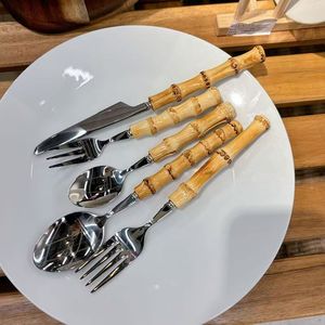 Juego de cubiertos de acero inoxidable 304 con mango de bambú y acabado pulido a espejo para uso en hoteles y restaurantes - Product Image 4