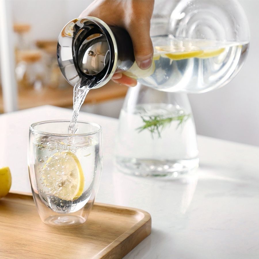 Borosilicate Glass Pitcher with Lid Water Carafe Jug for Hot/Cold Water Ice Tea and Juice Beverage glass water carafe