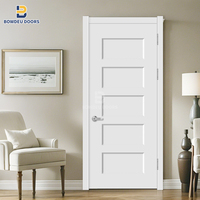 Puerta Interior Residencial Moldeada de 84 Pulgadas, Precolgada con Herrajes, Imprimada en Blanco, MDF/HDF, 5 Paneles, Núcleo Sólido, Lista para Pintar