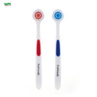 Grattoir à langue en plastique pour adultes avec brosse à poils en nylon, antidérapant et réutilisable pour une haleine fraîche, hygiène buccale quotidienne, utilisation à domicile et en voyage