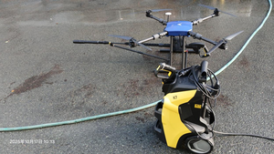 Système de drone professionnel de nettoyage de façades série SF-C avec télécommande et pulvérisation de produits chimiques pour le nettoyage des bâtiments - Product Image 4