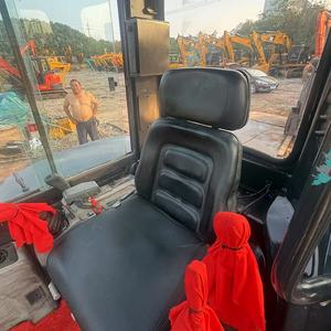 Mini-excavatrice sur chenilles KX057-4, 5,7 tonnes, hydraulique, faible nombre d'heures de travail, pour travaux municipaux et aménagement paysager - Product Image 5