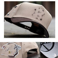 Gorra de Béisbol de Terciopelo Personalizada al por Mayor - Gorra Snapback con Forro de Satén y Bordado Rosa - Gorras de Béisbol OEM ODM para Hombre y Mujer