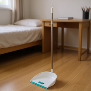 Recogedor de Polvo Ligero de Plástico Klintek RECO-11B con Mango de Metal, Material PP para Limpieza de Pisos, Ideal para Dormitorio y Escritorio - Product Image 2