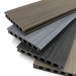 Revêtement de <span class=keywords><strong>terrasse</strong></span> WPC co-extrudé de haute qualité, grain de <span class=keywords><strong>bois</strong></span> 3D moderne en relief, imperméable, pour <span class=keywords><strong>terrasse</strong></span> extérieure et piscine - Product Image 3