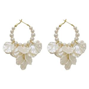 Exquisitos Aretes Colgantes con Borla de Flor de Concha de Perla para Mujer con Personalidad Exagerada Estilo Coreano Aros de Joyería Accesorios de Regalo - Product Image 5