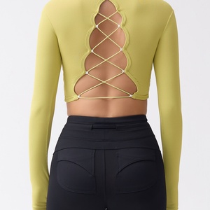 Haut de yoga personnalisé grande taille respirant léger sexy dos nu avec coussinets de poitrine, vêtement d'extérieur portable, entraînement estival à manches longues - Product Image 2