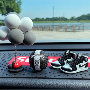 Meilleur Prix Mini Chaussures de Basketball AJ1 Marque Tendance Modèle Personnalisé Cadeau Créatif <span class=keywords><strong>d</strong></span>'Anniversaire pour <span class=keywords><strong>D</strong></span>écorations de Voiture et de Gâteau - Product Image 1