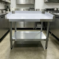 Comptoir de travail en acier inoxydable avec étagère inférieure à lattes et pieds réglables pour l'hôtellerie et la cuisine