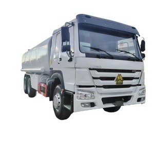 Sinotruck Howo usado 4*2 6*4 8*4 5000 litros 10000 litros 25000 litros camión <span class=keywords><strong>cisterna</strong></span> de combustible de <span class=keywords><strong>segunda</strong></span> <span class=keywords><strong>mano</strong></span> para la venta - Product Image 2