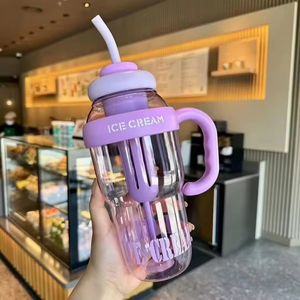 ขวดน้ำพลาสติกขนาดใหญ่ 1400 มล. พร้อมหลอดดูดกันรั่ว น่ารัก พกพาสะดวก แก้วน้ำเด็กสำหรับเล่นกีฬาฤดูร้อน - Product Image 5