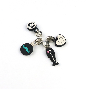 5 PVC Drop nhựa da <span class=keywords><strong>Tab</strong></span> trượt Mặt dây chuyền tiêm đúc kéo <span class=keywords><strong>Tab</strong></span> cho túi Silicone cao su thời trang Cuff liên kết Tie Clips - Product Image 5