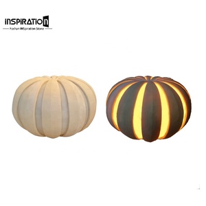 Lámpara LED de hormigón envejecido con aspecto de piedra artificial abstracta <span class=keywords><strong>para</strong></span> caminos de fincas rurales y parterres formales - Product Image 1