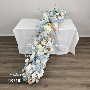 Decorazione Floreale DKB per Tavolo, Composizione di Rose e Ortensie Bianche e Azzurre per Matrimoni - Product Image 2