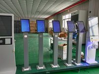 Terminal de caisse en libre-service interactif tactile intérieur de 21.5 pouces Fonctions personnalisées Kiosque de paiement intérieur