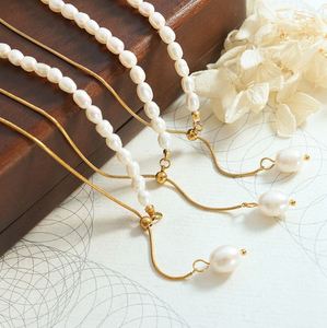Collier pendentif en acier inoxydable personnalisé en usine, collier tendance avec chaîne de perles d'eau douce, bijoux pendentifs en perles, cadeaux pour femmes - Product Image 3